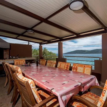 Holiday home Nostalgija *