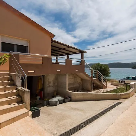 Nostalgija Holiday home Brgulje